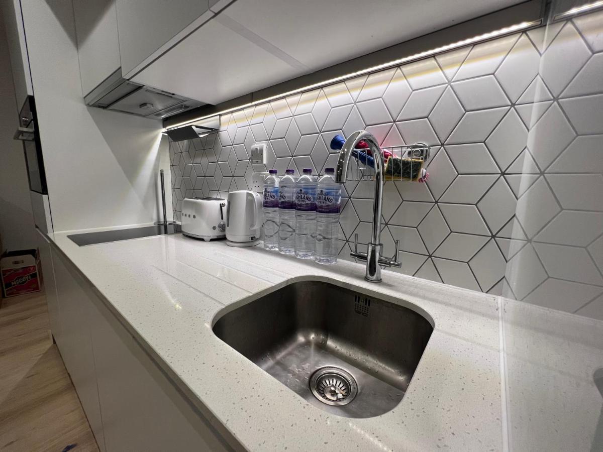 London Luxxe Suites & Apartments - London Heathrow Airport, Terminal 1 2 3 4 5 Hillingdon Exteriér fotografie